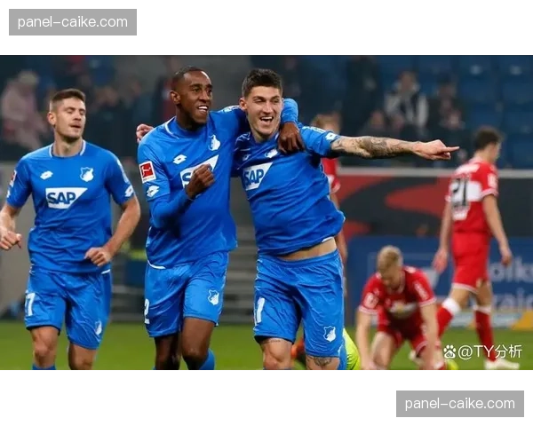 一次经典的防守反击：图解美因茨如何通过三脚传递，从后场完成对霍芬海姆的纵深打击