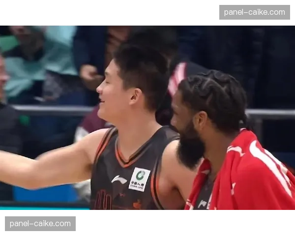 外援琼斯已抵达沈阳与辽宁队会合,备战半决赛 外援琼斯已抵达沈阳与辽宁队会合,备战半决赛